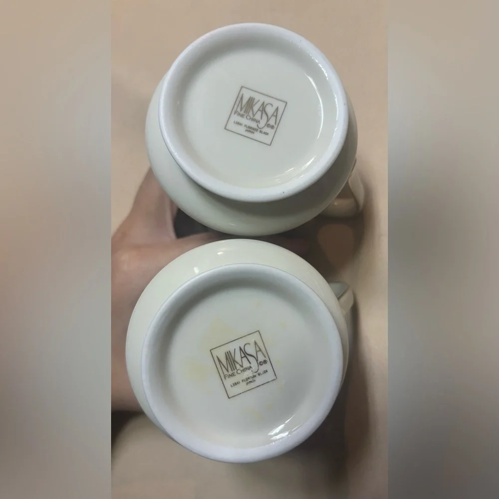 MIKASA Florisse Black L2841 Fine China CREAMERS - Set of 2‎ - Floral